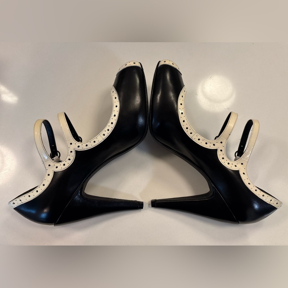 🎩 VIA SPIGA vintage Double Strap Mary Jane Peep Pumps Black/Cream w/ brogue - Picture 5 of 13